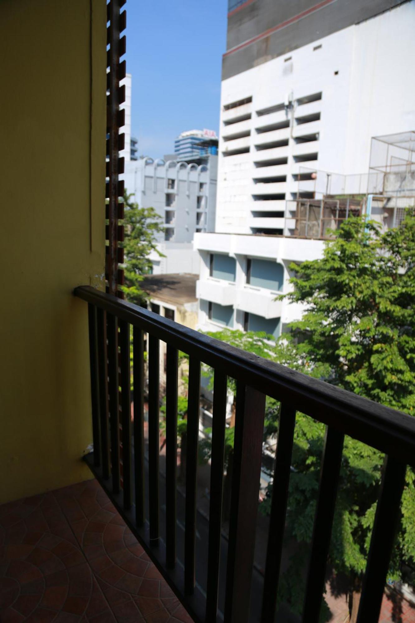 Upar Hotels Silom Near Mahanakhon Bangkok Exterior foto